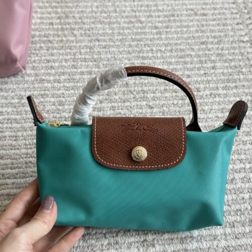 160 boxes
size：17*10cm
Choose this economical and practical bag
Longchamp Longchamp
Cute summer love crossbody bag
Touching Capacity!