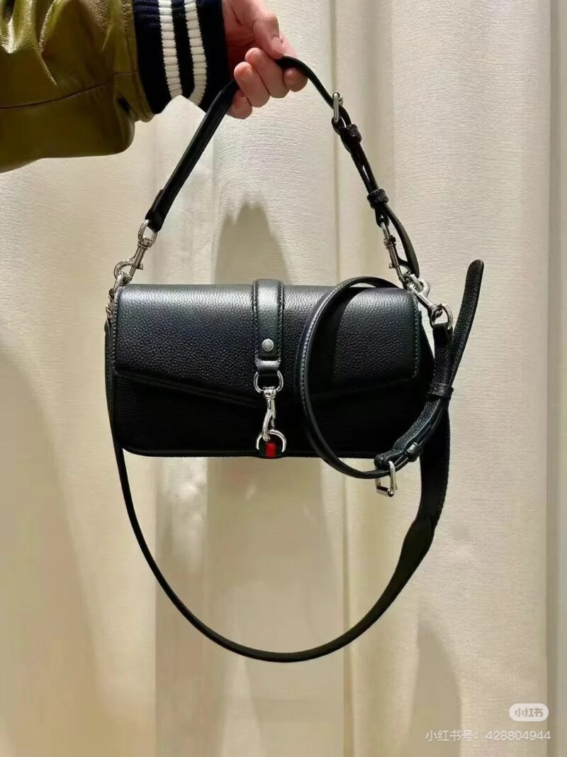 Gucci's new baguette bag