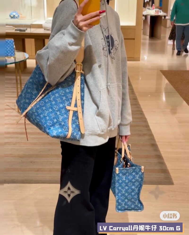 2210378934.jpg Carry all, denim is so handsome and has a good sloping back