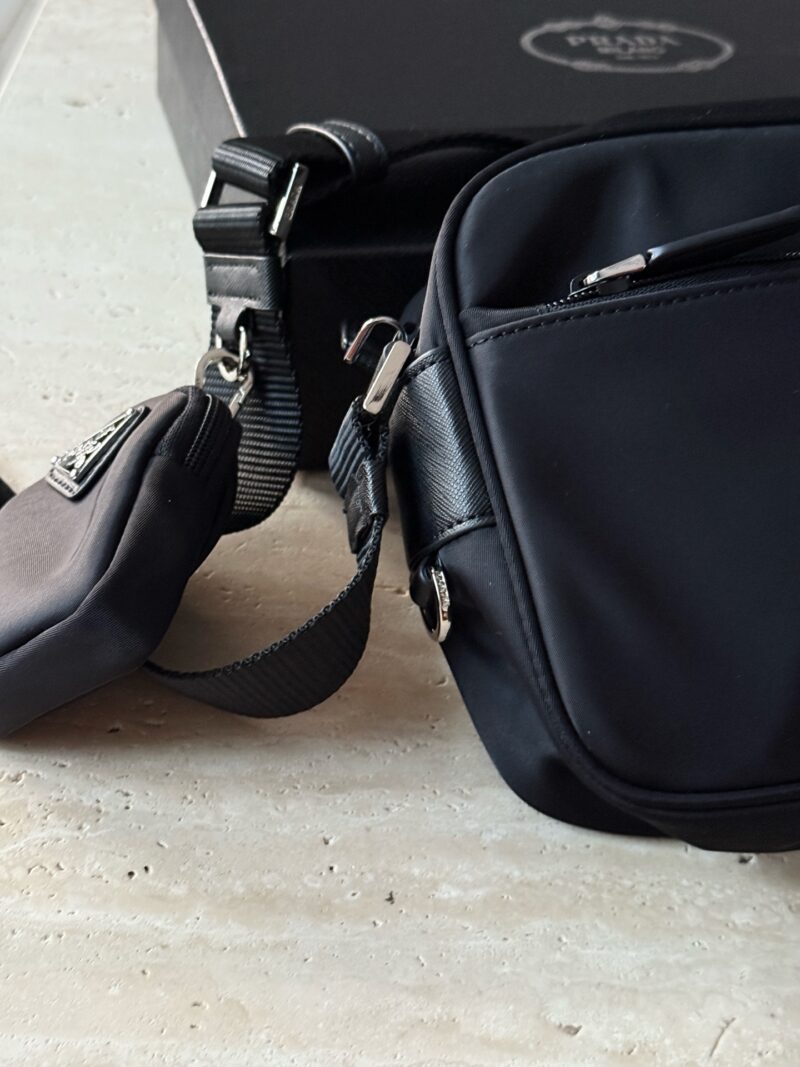2217732d0d.jpg 195 box upgrade version
size:24*15cm
Prad Men's Postman Bag -
Just the right size
Commuting is very useful!
Unparalleled premium
Search Prada men's bag