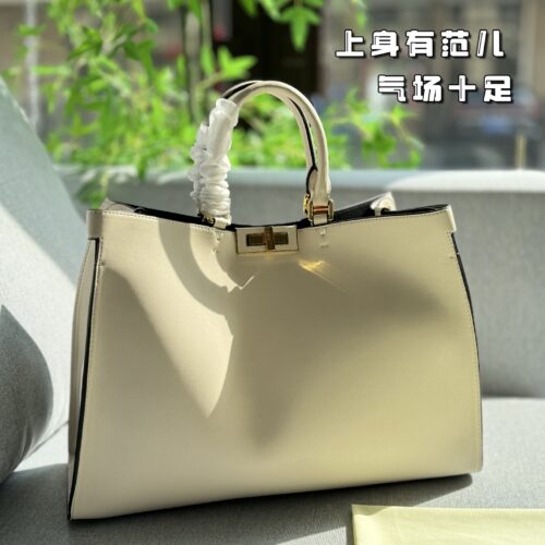 Color card ??
FENDI PeekabooX-tote series kitten bag tote bag shopping bag shoulder tote bag