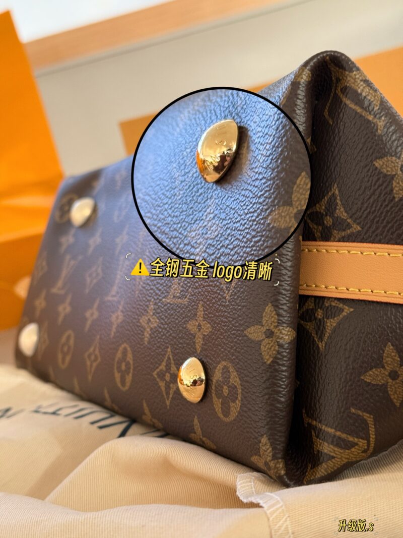 23c9303683.jpg 245 Pack (Upgraded Version)
Size: 30 * 20cm (small)
CarryAll, the strongest member of the L family,
Cute and casual are all okay, haha
Carryall is really strong!
Comes with a storage wallet,
The cost-effectiveness is unparalleled online now
Search fo...