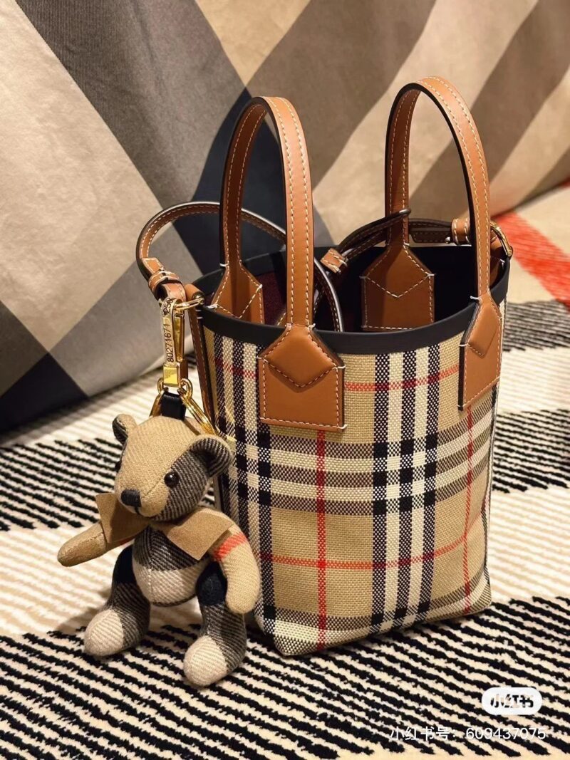 24731cd87b.jpg Burberry small bucket vegetable basket classic grid pattern never goes out of style