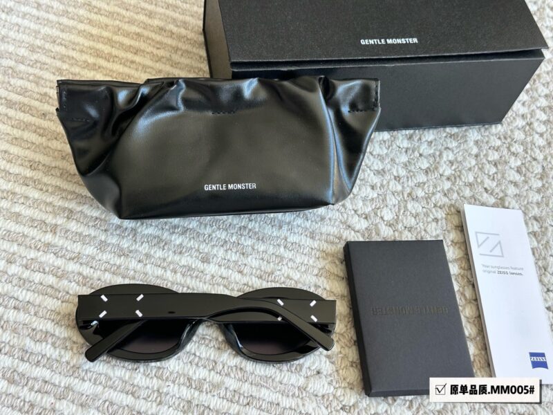 GM MM005 Sunglasses P205
Cool and spicy!
I really want to weld these black framed sunglasses onto my face [MM005]
”Magira collaboration sunglasses are here
The rounded cat eye style
A whole trendy living!
The favorite of fashionistas!