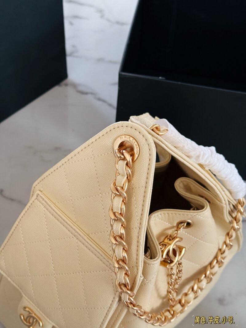 310 cowhide box
Size: 26 * 21cm (small)
Xiaoxiang Home 25C Hobo Hippie Underarm Bag
Cool and stylish bucket design, very retro
Do you want a yellow trick to attract wealth or a blue ice cream
Ling~can arrange anything