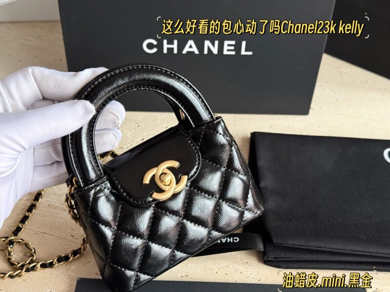 25a180c28d.jpg 210 box
size:12.5*8.5cm
Xiaoxiangjia 23k Kelly Nano
The most beautiful 23k, the oil wax skin looks so good! I have the impulse to immediately drop the sa!
The new bag really smells great!
Leather quality (can't hold a phone)