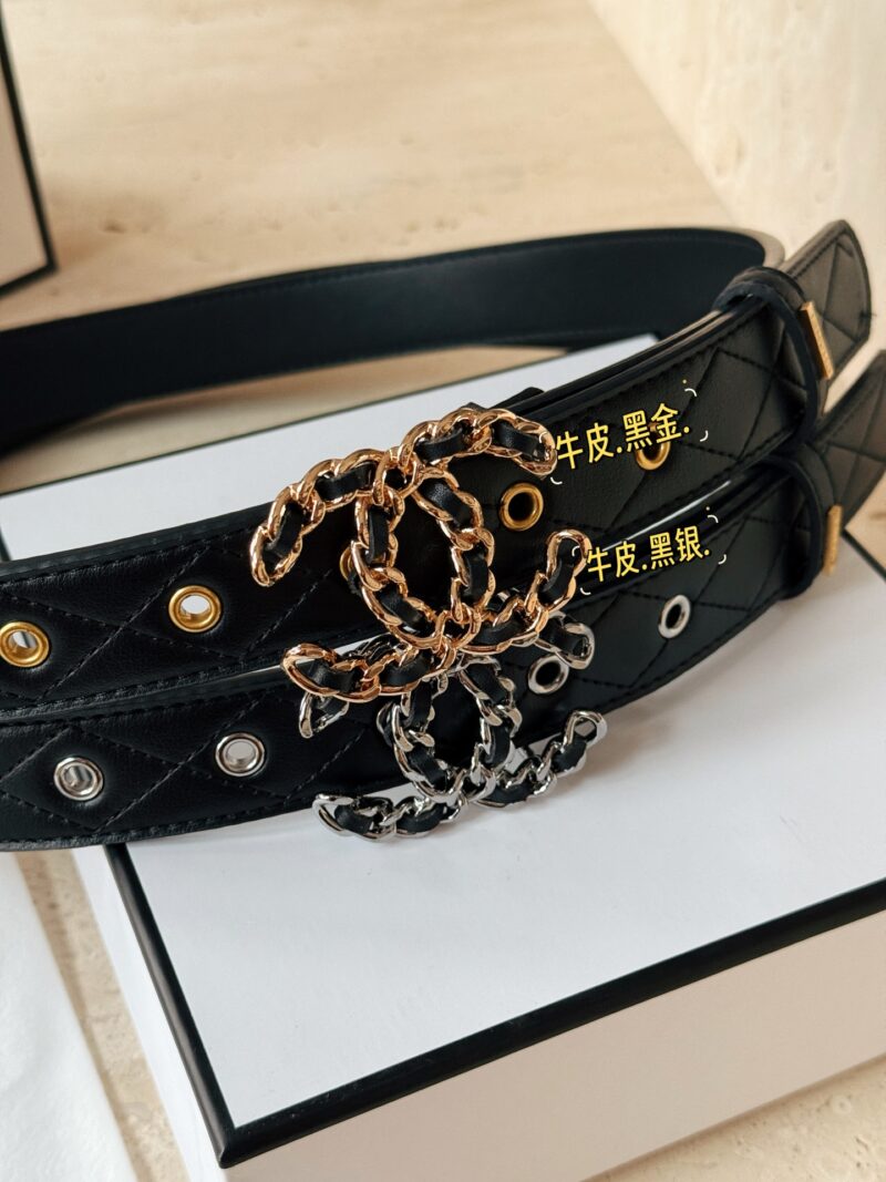 25a945f6c7.jpg 165 complete sets of packaging
Xiaoxiangjia 3cm leather chain diamond grid waist belt
A very worthwhile item to buy,
The finishing touch of Jennie's outfit, it looks very high-end no matter what!