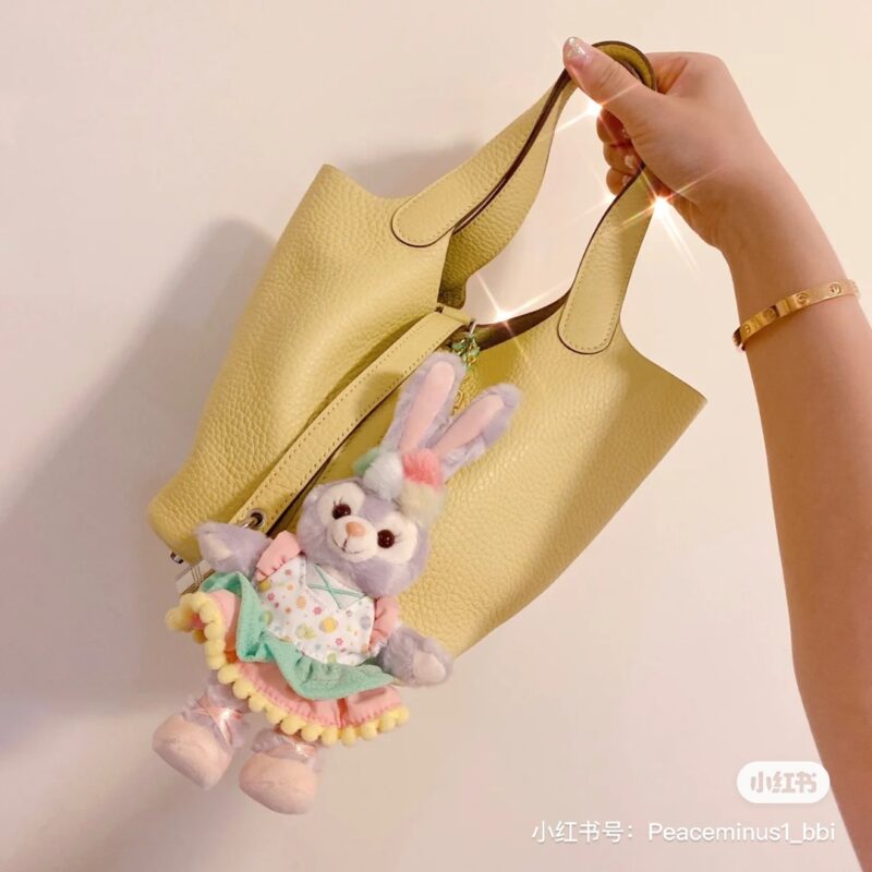 25bf981fb0.jpg Chicken and yellow vegetable basket bag, soft and cute
This chicken yellow vegetable basket bag is really cute, refreshing, comfortable, and soft. It pairs well with scarves and small accessories to reduce aging and make it cute to carry.
It feels so...