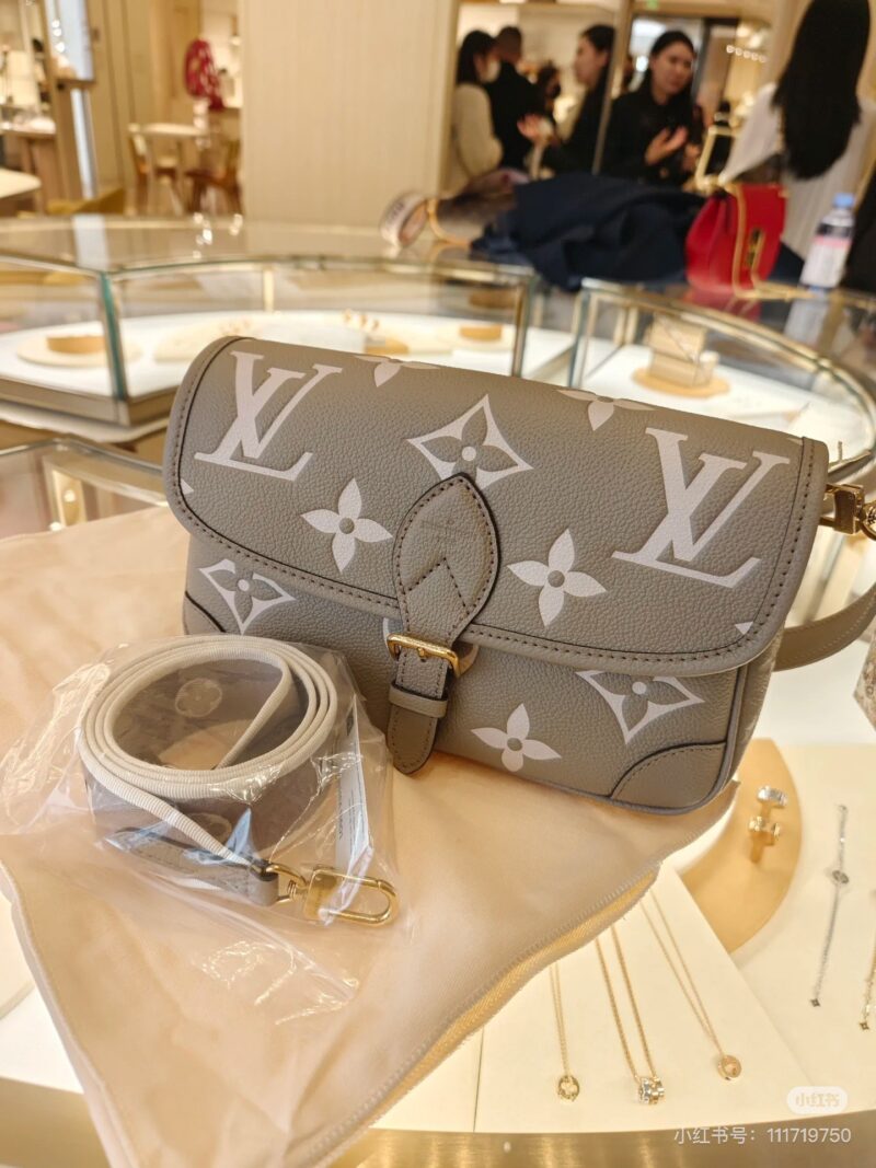 Falling in love with LV full leather magic stick in one second