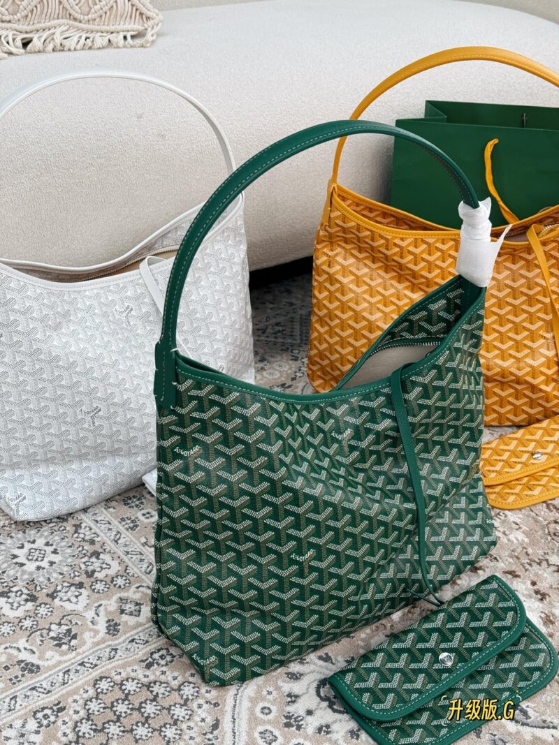 26e3c51fd9.jpg 205 unboxed upgraded version
size:32*25cm
Goya's New Hobo Underarm Bag/Spring Yellow and Green!
Leather/leather/workmanship have all been upgraded!
From beginning to end, everything was booked by customers!
Hobo is perfect for commuting!
Search for...