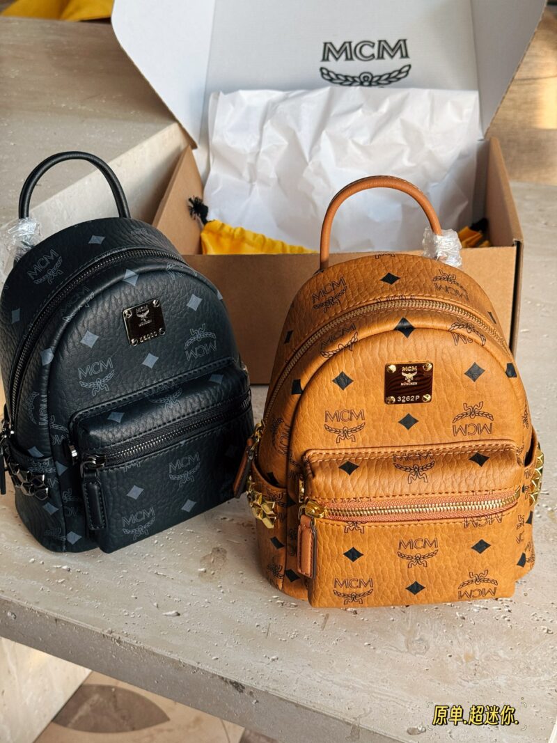 27b2344713.jpg 235 original box order
Size: 17 * 21cm (ultra mini)
MCM Super MINI Backpack
Equipped with two detachable shoulder straps,
Satisfy both shoulder and crossbody needs
Since I bought this small backpack
More and more fond of MCM, with exquisite workmansh...