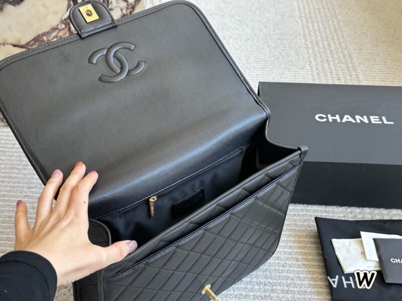 27d0fdae56.jpg Caviar P270
Blow this up! It's so beautiful! I love this bag! Chanel 22k backpack! Chanel 22k backpack! Handsome explosion! I've been waiting for a long time, but it's been in vain
It's really beautiful! Size 31 26cm complete gift box packaging