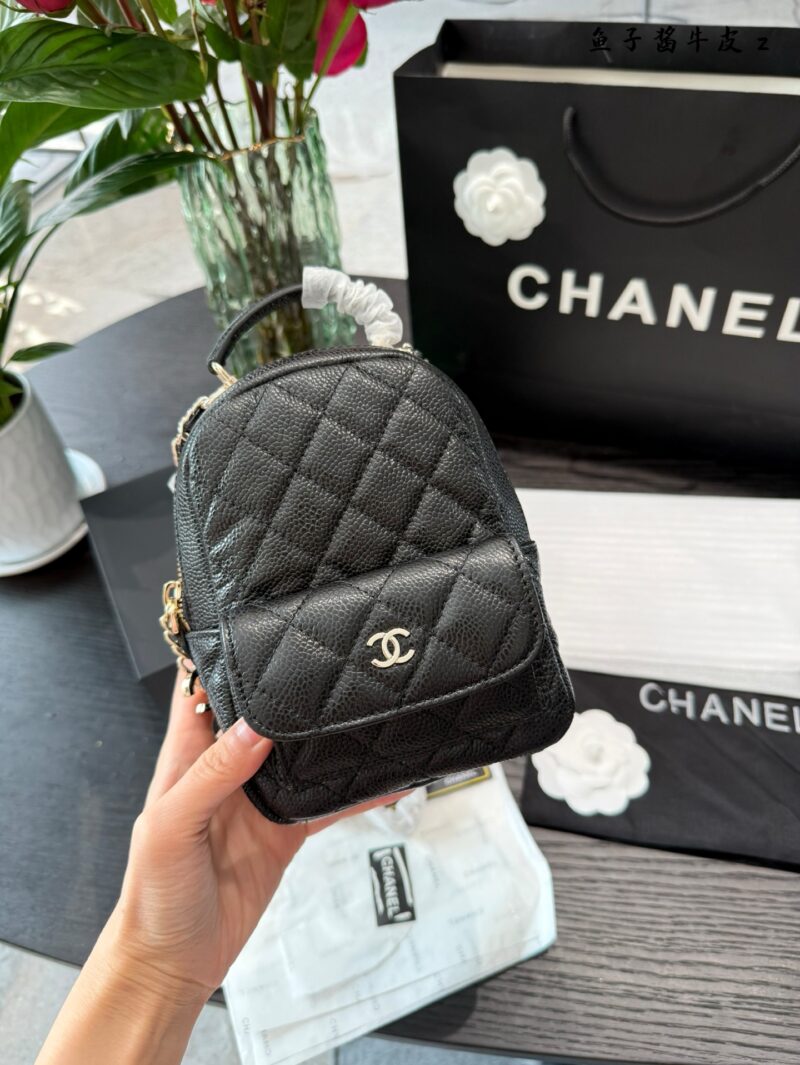 281e0ace27.jpg Caviar Cowhide P289
Chanel 24c is once again loved beyond measure
The Chanel 24c black and gold lychee patterned adjustable small shoulders embody the classic minimalist style of black and white
This time we started with versatile black
A treasure st...