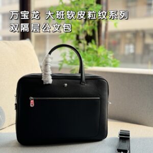 Cowhide 340
size：38×28
MONTBLANC Large Class Soft Leather Grain Series Double Layer briefcase and handbag
Cowhide material creates various visual effects
Business commuting men's briefcase
The capacity is also very large, it can hold files and com...
