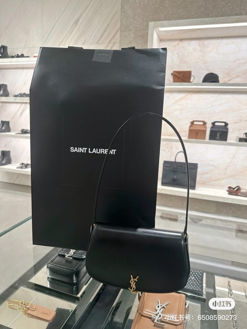 (YSL Mini Voltaire~Dreamtime Love Pack Getv)
Super Chic's Half Moon Underarm Bag at a Glance! The high-end minimalist style is very versatile! My favorite classic black gold pairing with yyds.