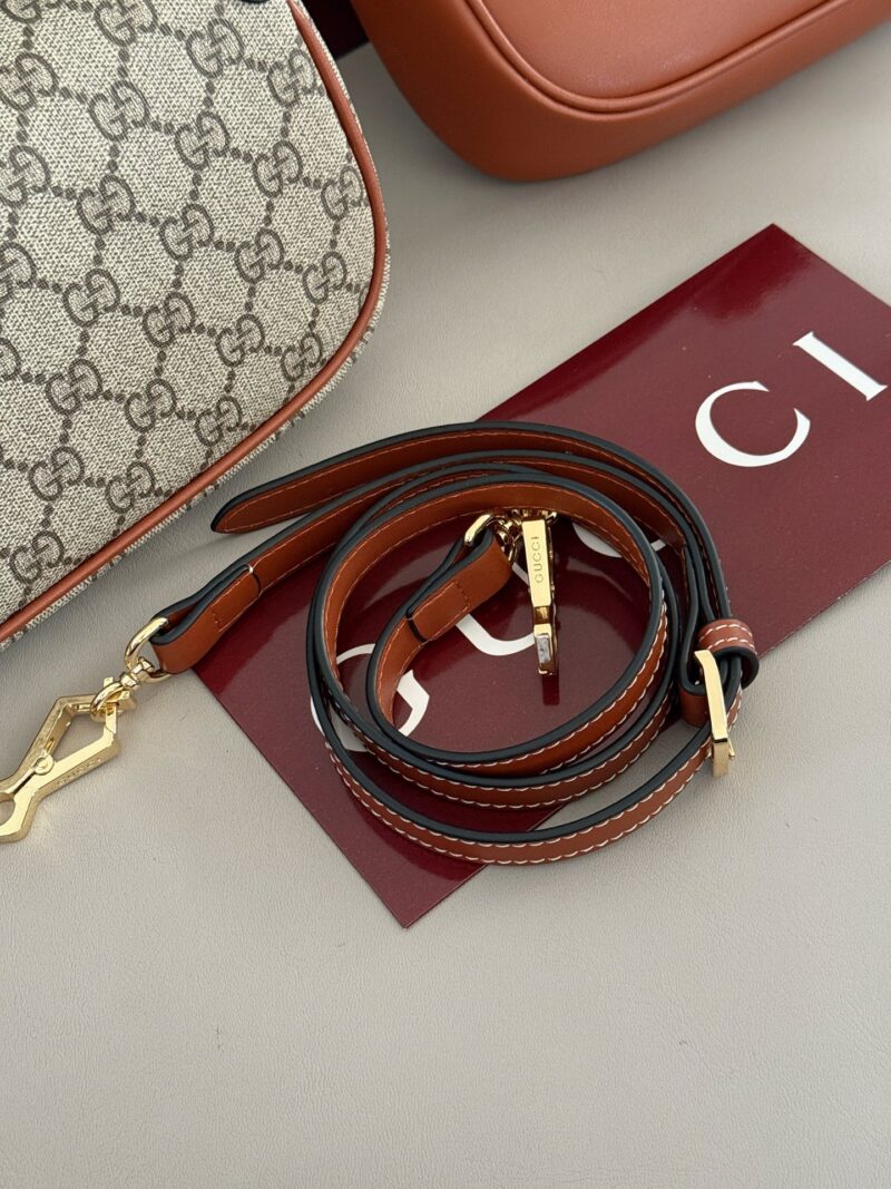 2b40a10b37.jpg 230 sets (gift box)
Size: 23 * 13cm
GG 1955 Handheld Edition New Bag
I don't know if everyone feels the same way as me,
This new 1955 color scheme is even more fashionable~
Hand carried crossbody
Search GG 1955 saddle