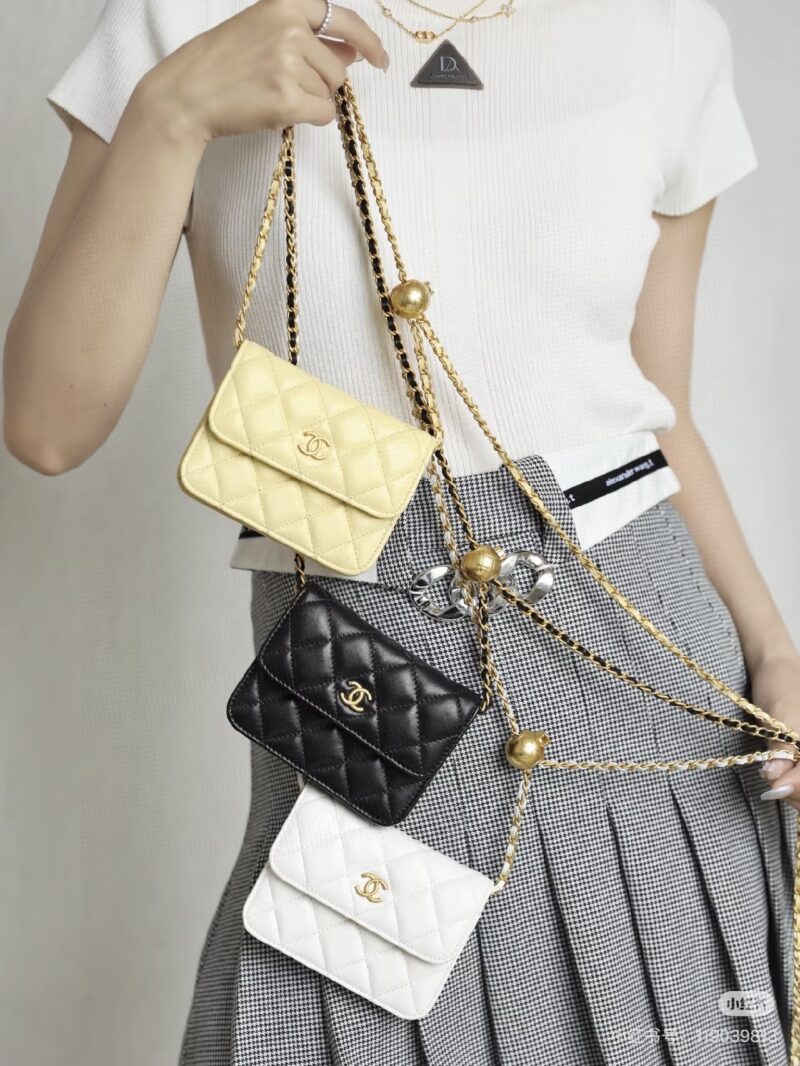 2b976addcd.jpg Chanel Little Golden Ball Series $mini chain small shoulder bag, a must-have summer artifact that cannot fit in a mobile phone
You can pretend to be cute
The more you watch, the more you will like trendy people. Let's get together!!! Superb metal bal...