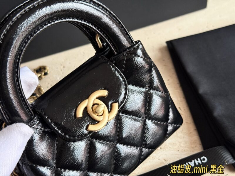 2cfd6db166.jpg 210 box
size:12.5*8.5cm
Xiaoxiangjia 23k Kelly Nano
The most beautiful 23k, the oil wax skin looks so good! I have the impulse to immediately drop the sa!
The new bag really smells great!
Leather quality (can't hold a phone)