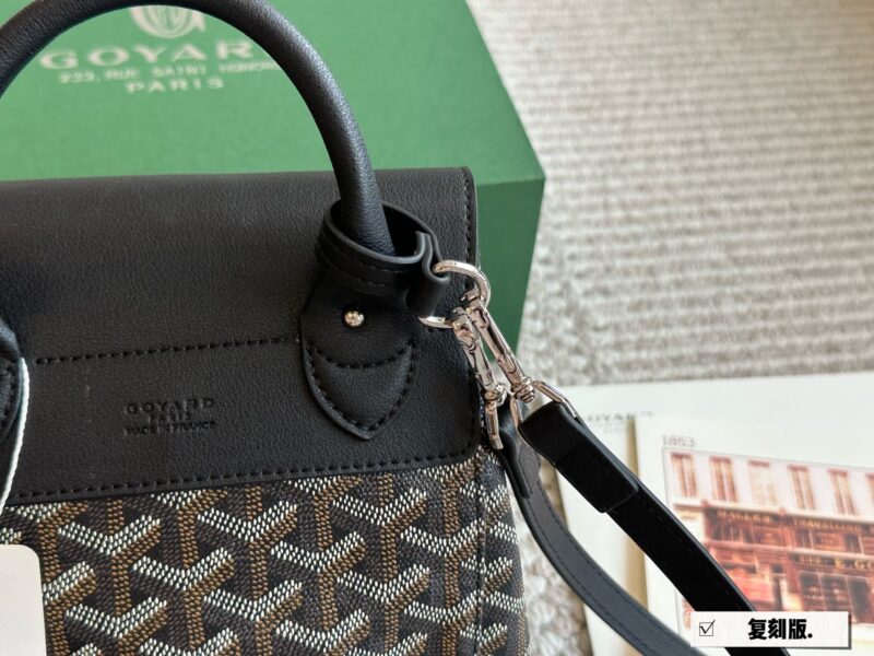 2e3aaaa99b.jpg 225 leather matching
size:20*23cm
Alpin mini Goryard that never gets tired of carrying
Goya backpack
It has a very light weight!
The memorization method can also be switched freely
The casual and fashionable feeling of mini size upper body
I really...