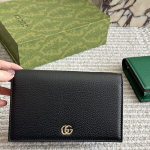 200 boxes
size：20*14cm
GG cowhide mini chain bag
Equipped with chains ??
Another cute little one!