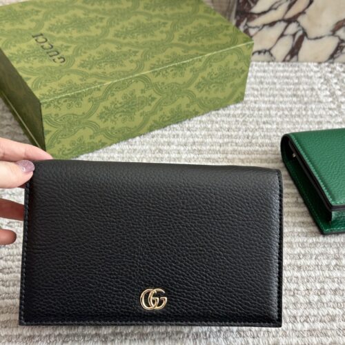 200 boxes
size：20*14cm
GG cowhide mini chain bag
Equipped with chains ??
Another cute little one!