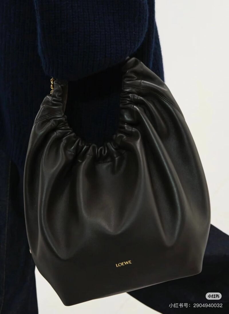 Each person has a donut chain bag
All the stars are carrying it on their backs
doughnut. Chain Bag
Folding Hobo style
Lazy and gentle feminine charm
The joy of doing small things and big things