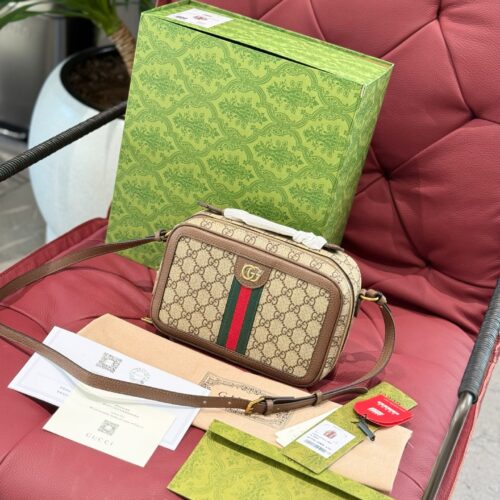 2fbcc863dc.jpg P240 Ophidia series woven strap small crossbody handbag;
The Ophidia series remains a beloved brand. Every season, new styles are launched to create multifunctional travel accessories suitable for various destinations. The double G and striped ribbon...