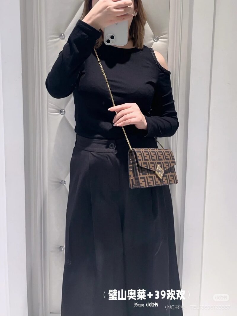 Fendi Woc chain armpit bag