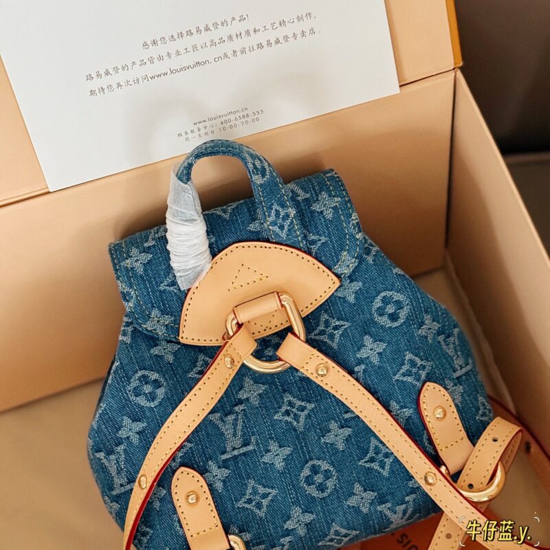 320 box
size：20*20cm
24 Spring L Home Denim Denim New Collection
Rocket at the beginning of the New Year
What a cute one
Vintage tannin backpack
Very suitable for summer y2k style, looking forward to living in summer!