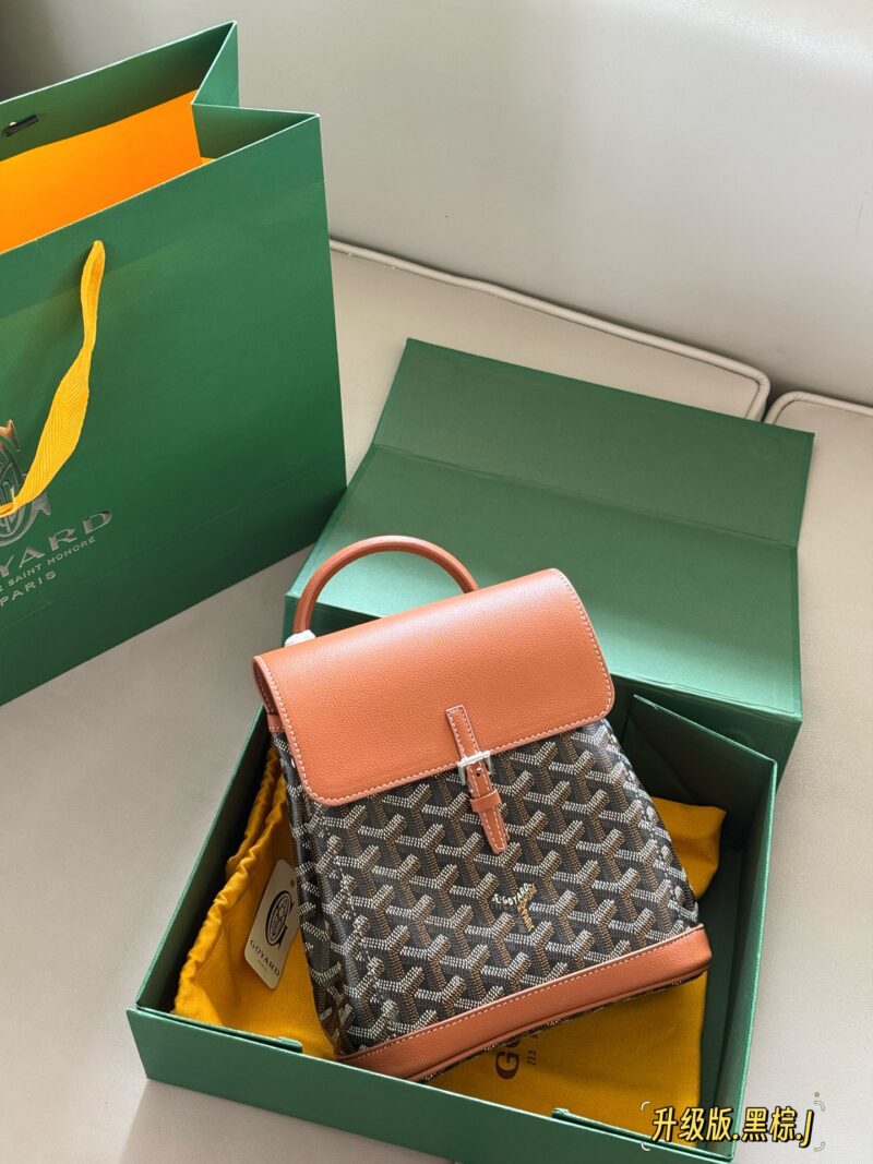 31a787f307.jpg 225 leather matching
size:20*23cm
Alpin mini Goryard that never gets tired of carrying
Goya backpack
It has a very light weight!
The single shoulder and double shoulder method can also be switched freely
The casual and fashionable feeling of mini s...