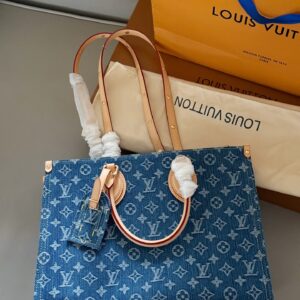 310 box cowhide
size：20*33cm
TODS's milk tea bucket bag is so delicious!
TODS's newly released bucket bag
A cute little one that combines appearance and capacity!
Can be carried diagonally or by hand
It's really convenient to go out in daily life
B...