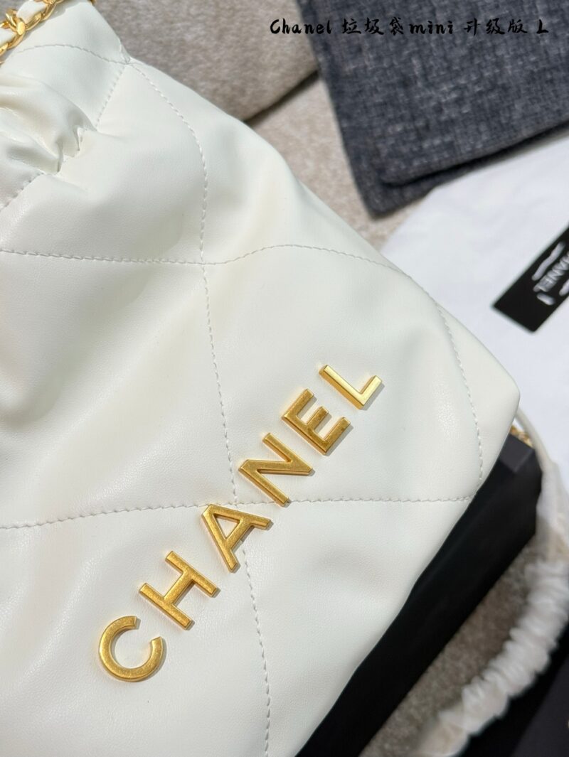 3296f64ac5.jpg Chanel Mini Garbage Bag P250 Upgraded Version
Can be carried by hand or slung over
The new season's C position! Get up the little girl who used to have a casual style with 22 bags
Can be carried by hand or slung over, exquisite and cute 18 × 20 box ...