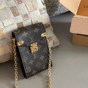 215 boxes
size：10.5*17cm
L's beautiful phone bag
This new Metis phone case!!
The price is very beautiful!!
You can put down Plus!