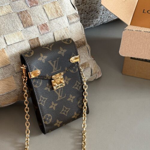 215 boxes
size：10.5*17cm
L's beautiful phone bag
This new Metis phone case!!
The price is very beautiful!!
You can put down Plus!