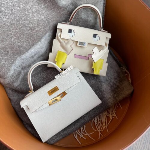 Hermes Kelly doll mosaic doll, will you charge!? Buying a bag is better than investing
Must Have Hermes Kelly Doll New Doll
Hermes Kelly Doll Mosaic Doll 0M Milk Tea Color with Unique Punk Style Incorporating Gaming Elements~
It's simply perfect, cut...