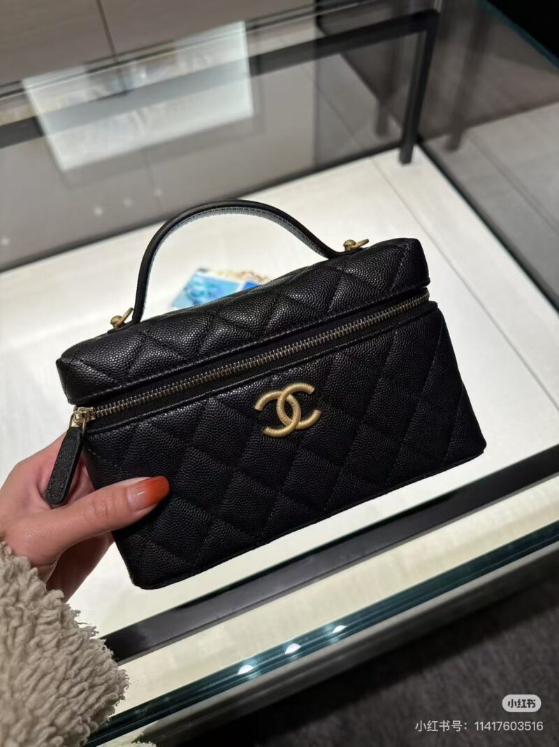 343ede6f93.jpg Chanel brushed gold emblem