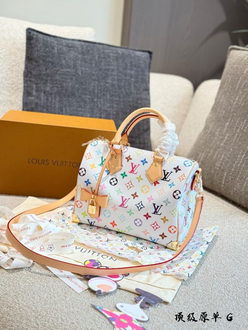Color changing cowhide p310
LV x Takashi Murakami co stars are amazing, hands-on collection day
The recent collaboration between LV and Takashi Murakami has caused a huge sensation since its release. The representative "Multicolor" in this series is ...
