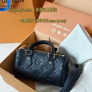 205 box
Size: 16 * 10cm (mini)
L Home Speedy Nano
Experience the joy of Nano together~
Carrying a small bag, I really love it, love it~
Search: Lv nano