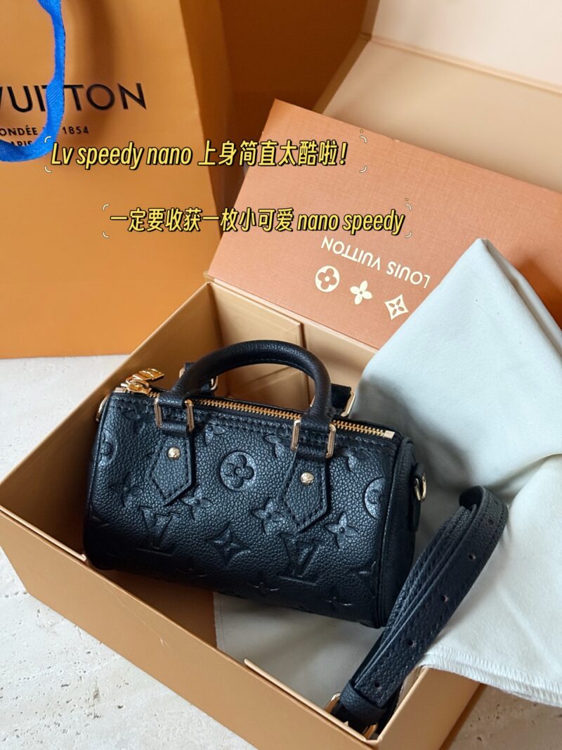 34aabc1deb.jpg 205 box
Size: 16 * 10cm (mini)
L Home Speedy Nano
Experience the joy of Nano together~
Carrying a small bag, I really love it, love it~
Search: Lv nano