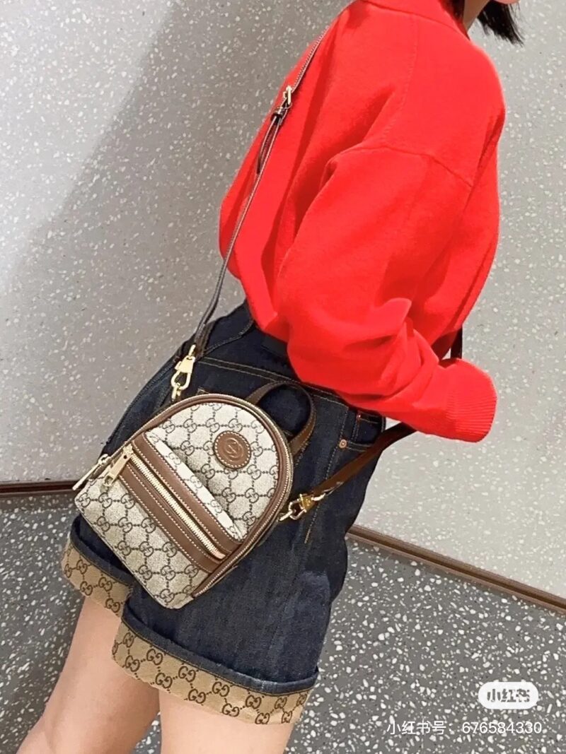 Gucci's new bag
Gucci's new handbag, portable, single shoulder, crossbody, easy to grip both shoulders
QQ is very cute, chubby, and very good at pretending