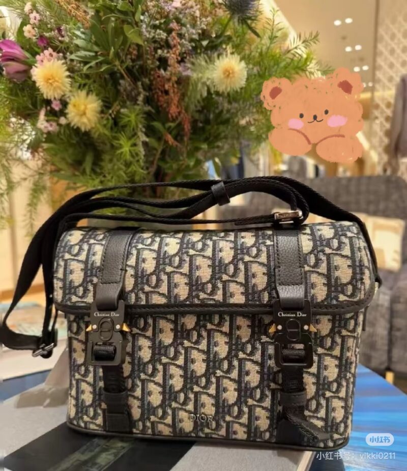 36b7ecf8c4.jpg Dior Classic Old Flower Postman Bag