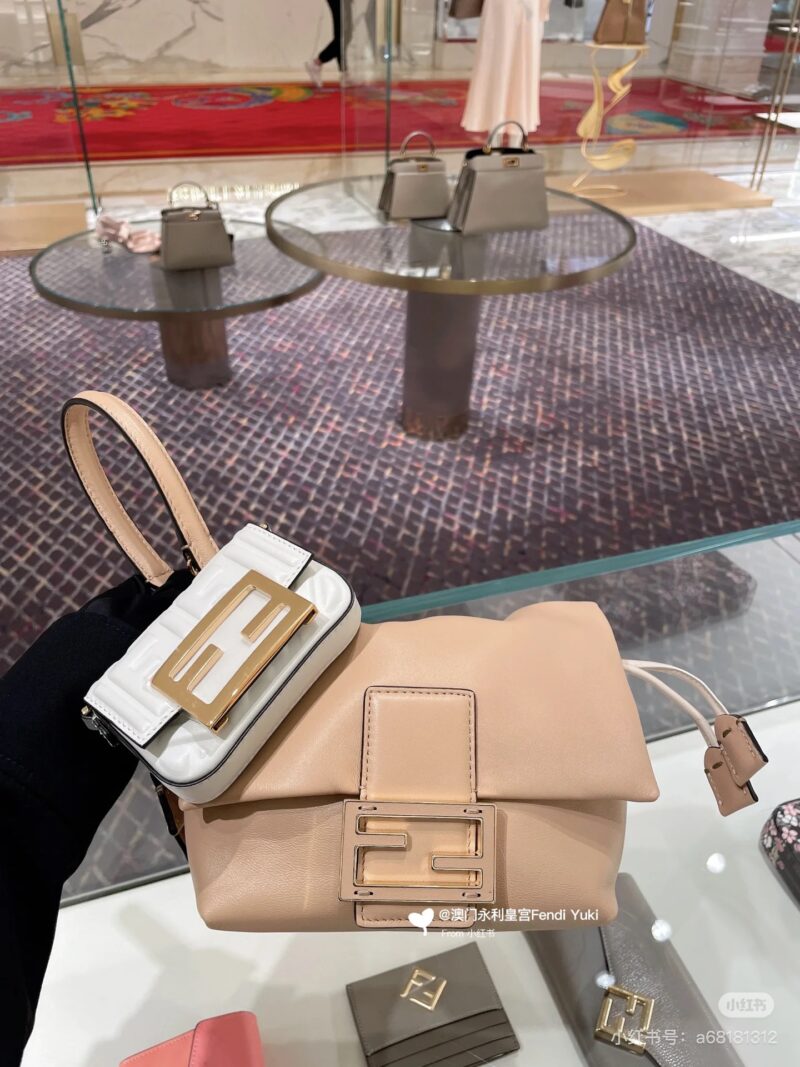 37e2dde5d6.jpg Fendi Cloud Package