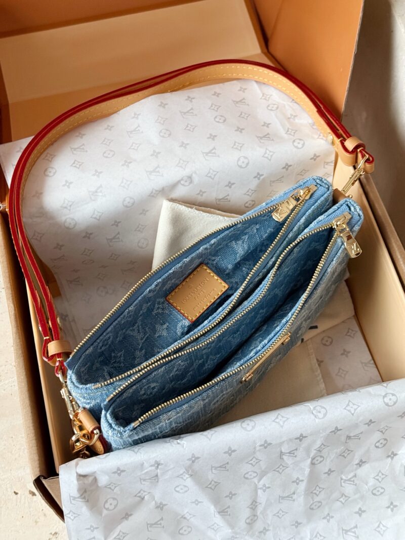 391c49468e.jpg 235 box
size:24.5*14cm
L's cowboy Danny has been bought by me!!!!
The light denim Danny bag feels great in summer!
Wearing a small vest in summer is just right, it can be slung diagonally!
I absolutely love it!!