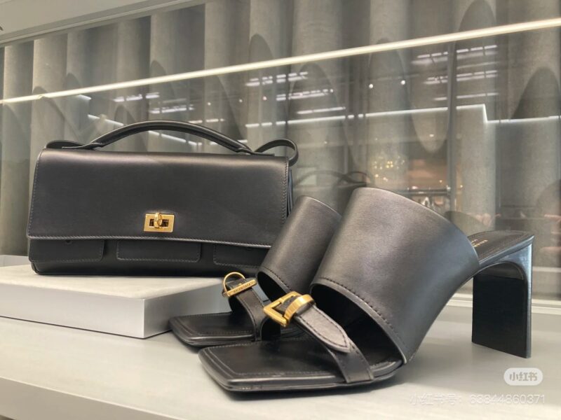3aad1aac84.jpg Balenciaga's new model
