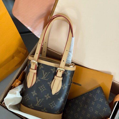 215 boxes
size：13*17cm
Customized products are available ??
L family used water bucket bag (bag in bag)
The classic yellow skin of the old flower bucket
Impressive ??
Search for Lv bucket bag
