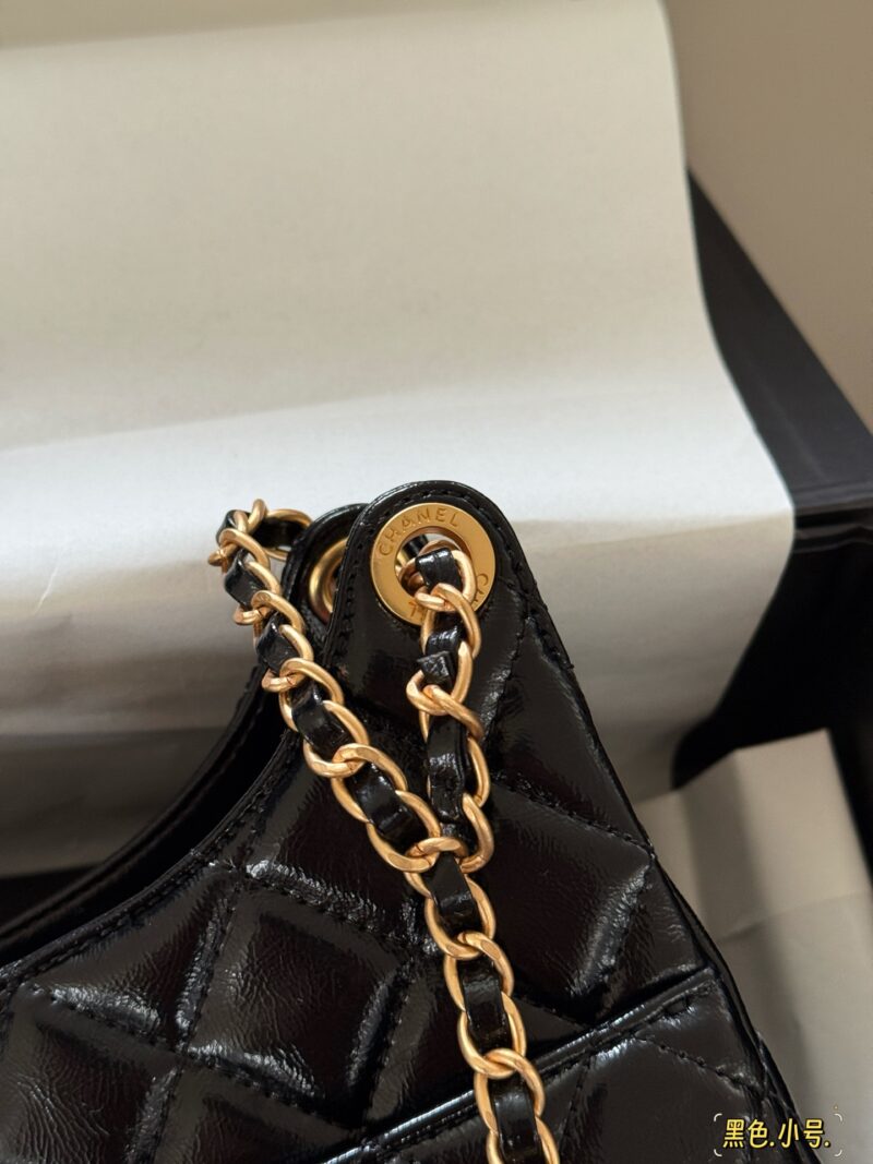 240245 box
Size: 19 * 13cm (small size)
23 * 16cm (large size)
Xiaoxiang's 23rd hippie hobo
This popular Tmall Genie has gone viral
It's really nice
Commonly known as croissants, they have a strong sense of design
Oil wax leather, with good wear resi...