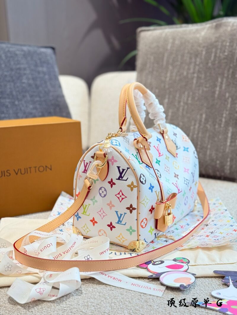 Color changing cowhide p310
LV x Takashi Murakami co stars are amazing, hands-on collection day
The recent collaboration between LV and Takashi Murakami has caused a huge sensation since its release. The representative "Multicolor" in this series is ...