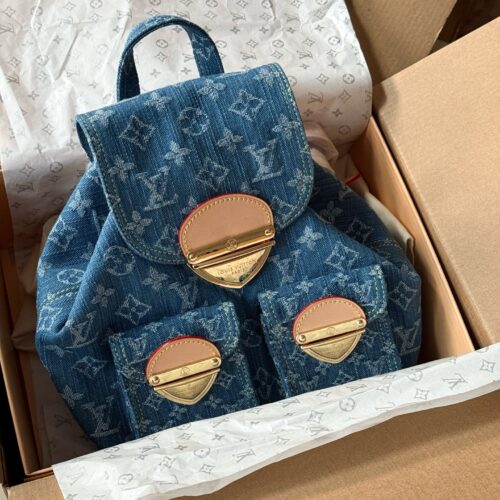 320 box m
size：20*20cm
24 Spring L Home Denim Denim New Collection
Rocket at the beginning of the New Year
What a cute one
Vintage tannin backpack
Very suitable for summer y2k style, looking forward to living in summer!