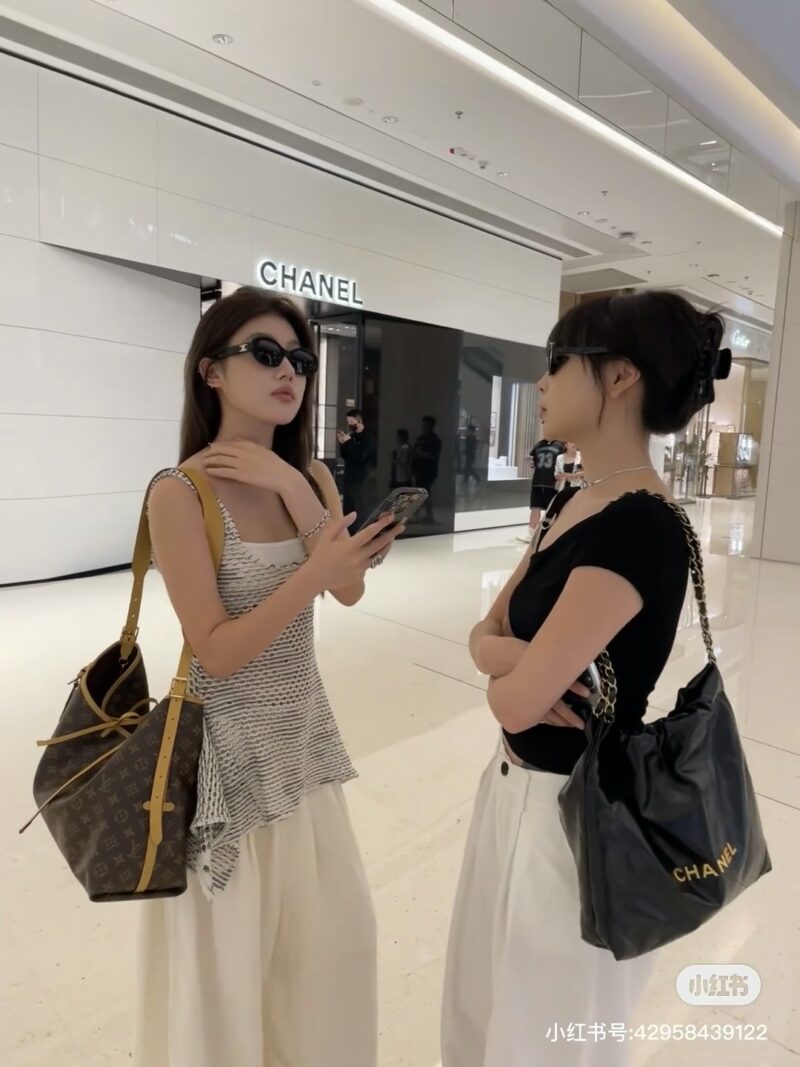 3e696cf20c.jpg Chanel garbage bag is one of the must-have items for Grandma Xiang