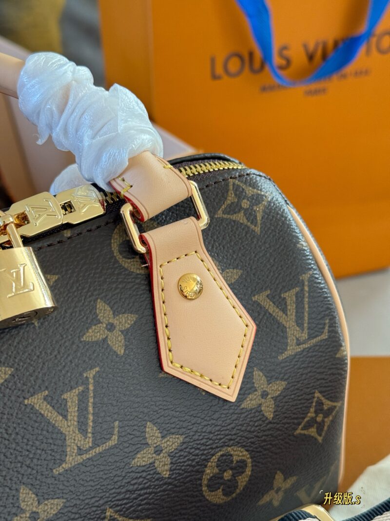 260 boxes
size：20*14cm
L home speed20
I really like this size!
?? Taiwanese customers order color changing leather!
?? Original weaving! Upgrade to adjustable
No matter what clothes you wear, don't hesitate!
Whatever you want!
Search Lv speed20